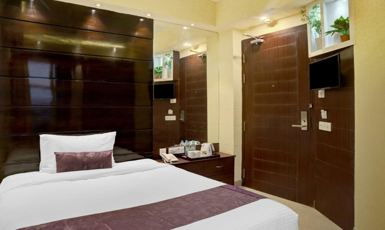 Treebo Premium The Crystal Hotel Kolkata