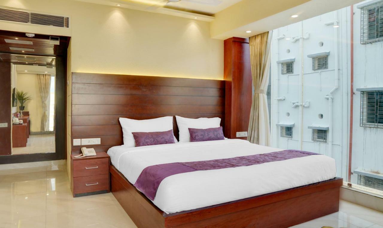 Treebo Premium The Crystal Kolkata